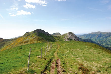 Walking in the Auvergne - Route Photos - Approaching Roche Taillade and Roc d’Hoziéres