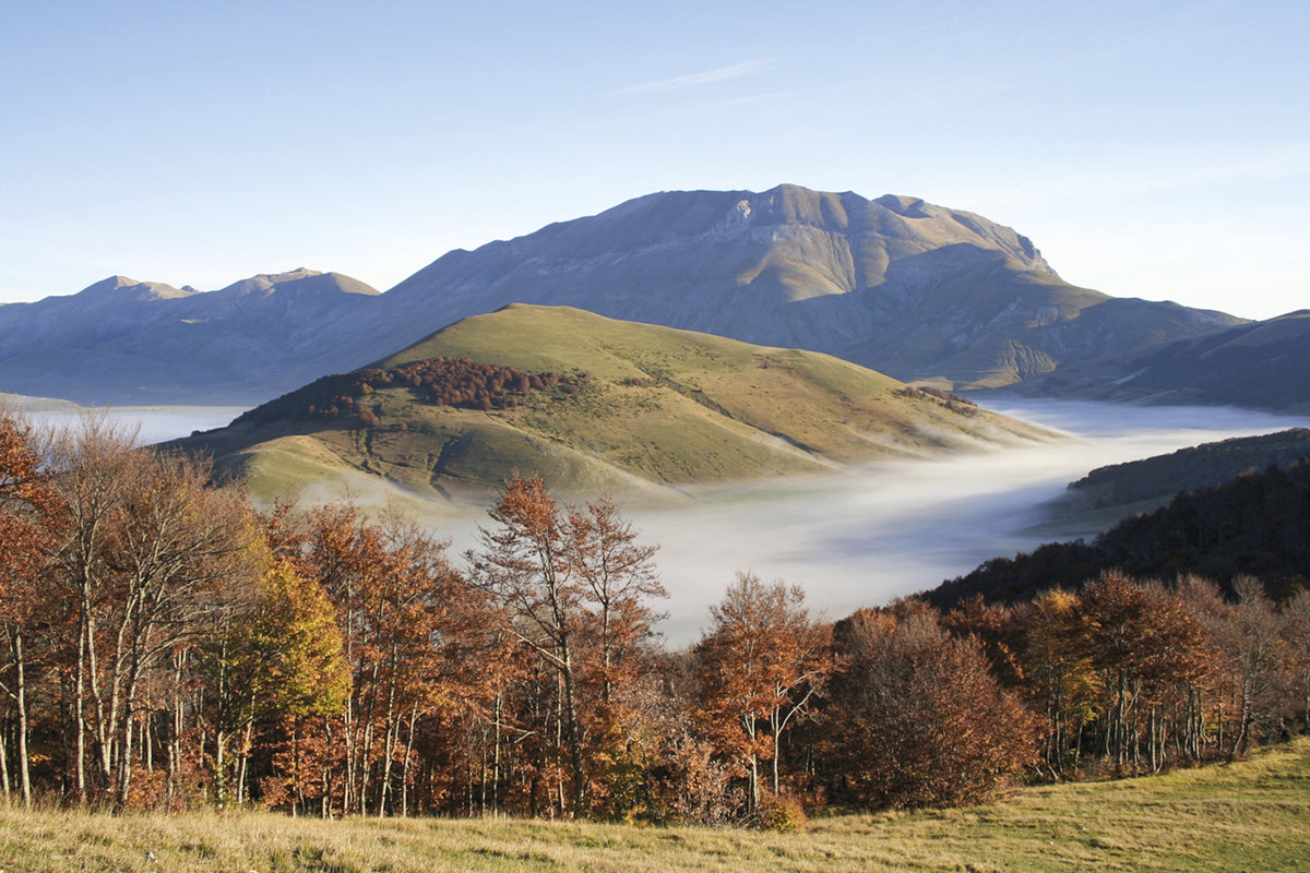 Walking in Umbria - Route Photos - Autumn mist on the Piano Grande
