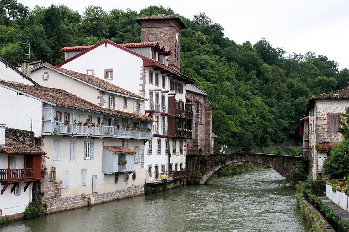 Cycling the Camino de Santiago - Route Photos - Houses in St Jean-Pied-de-Port overlooking the river Nive (Stage 1)