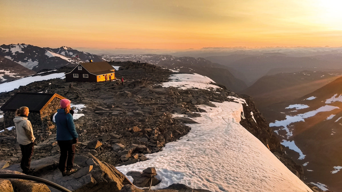 Hiking in Norway - South - Route Photos - Sunset at Fannaråkhytta