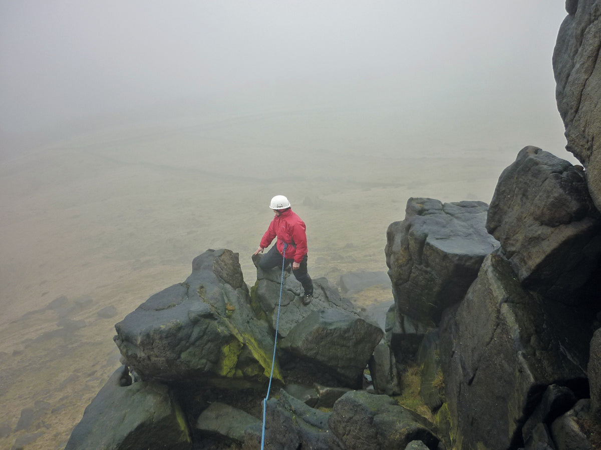 Scrambles in the Dark Peak - Route Photos - A damp day at Alderman’s Rocks (Route 2)