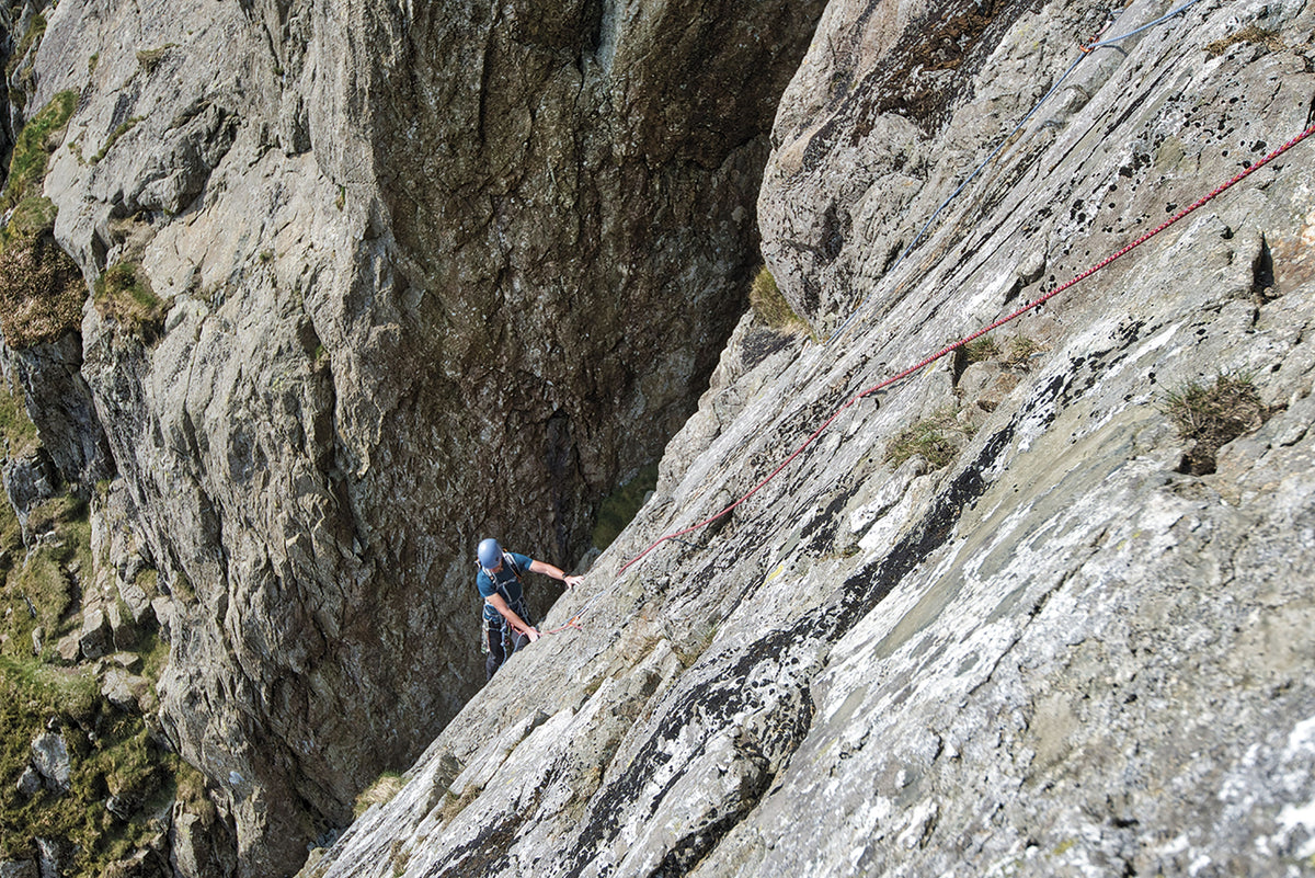Scrambles in the Lake District - South - Route Photos - The initial slab pitch on Giant’s Crawl (Scramble 76, Route 18)