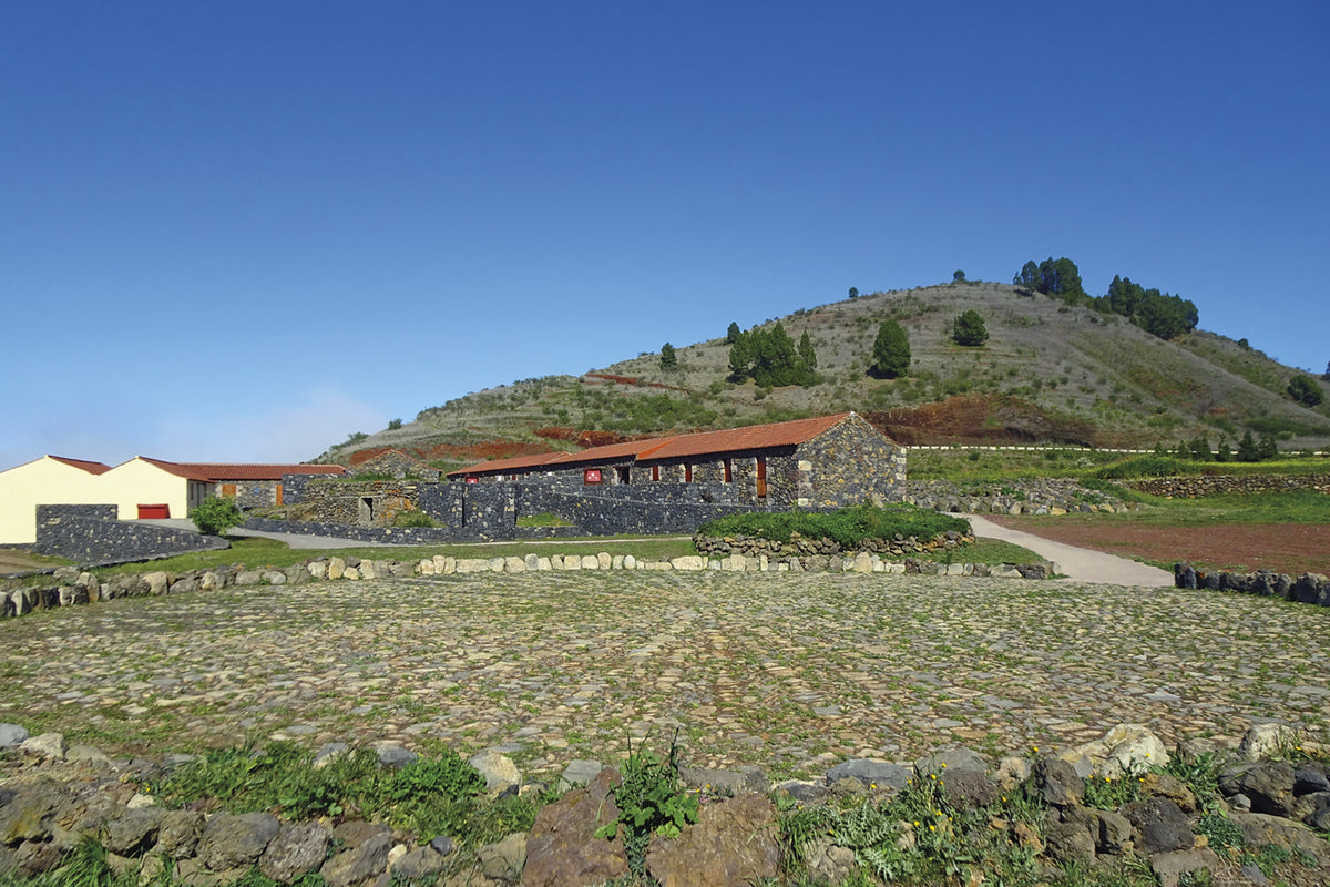 Walking on Tenerife - Route Photos - The Ecomuseo de El Tanque and its stone-paved era are passed on the way to Erjos