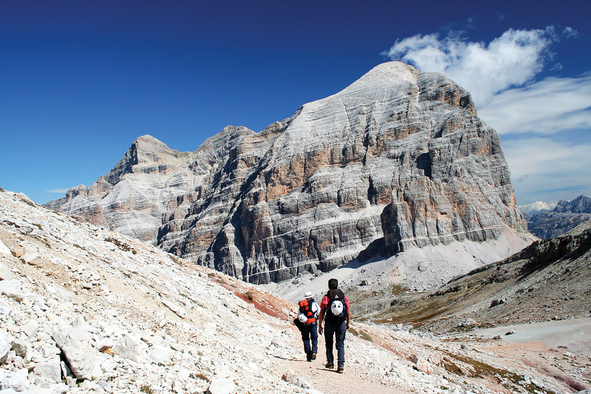 Alta Via 1 - Trekking in the Dolomites - Route Photos - After Forcella Lagazuoi you face the massive Tofane (Stage 4)