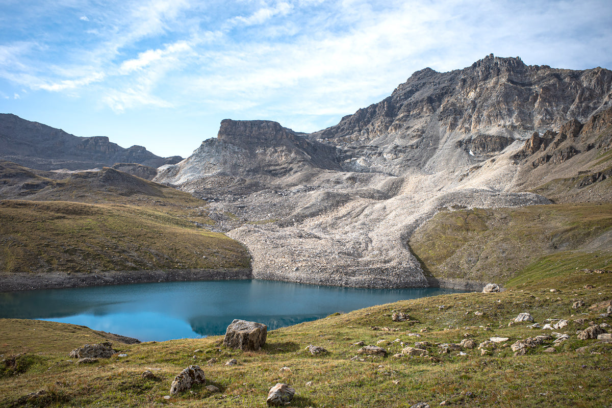 Walking in Arolla and Zinal - Route Photos - The Lac de Lona – the past course of the glacier is clear to see