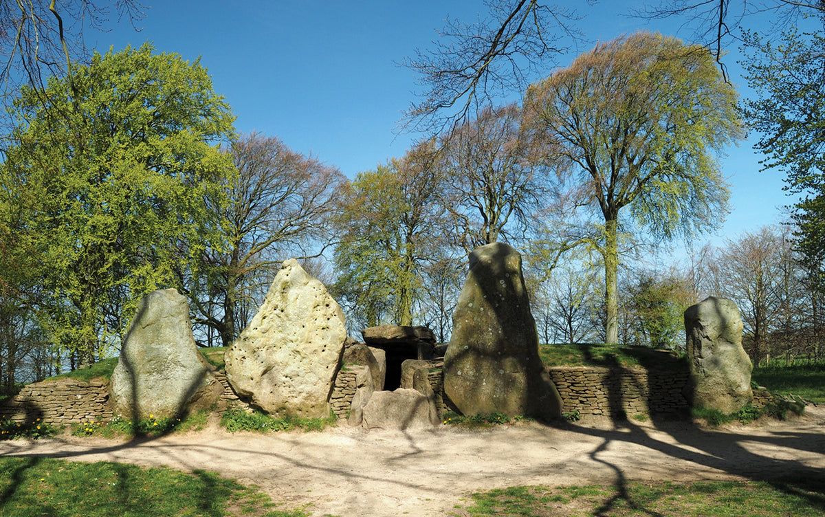 Walking in the North Wessex Downs - Route Photos - Wayland’s Smithy – a Neolithic long barrow just off the Ridgeway