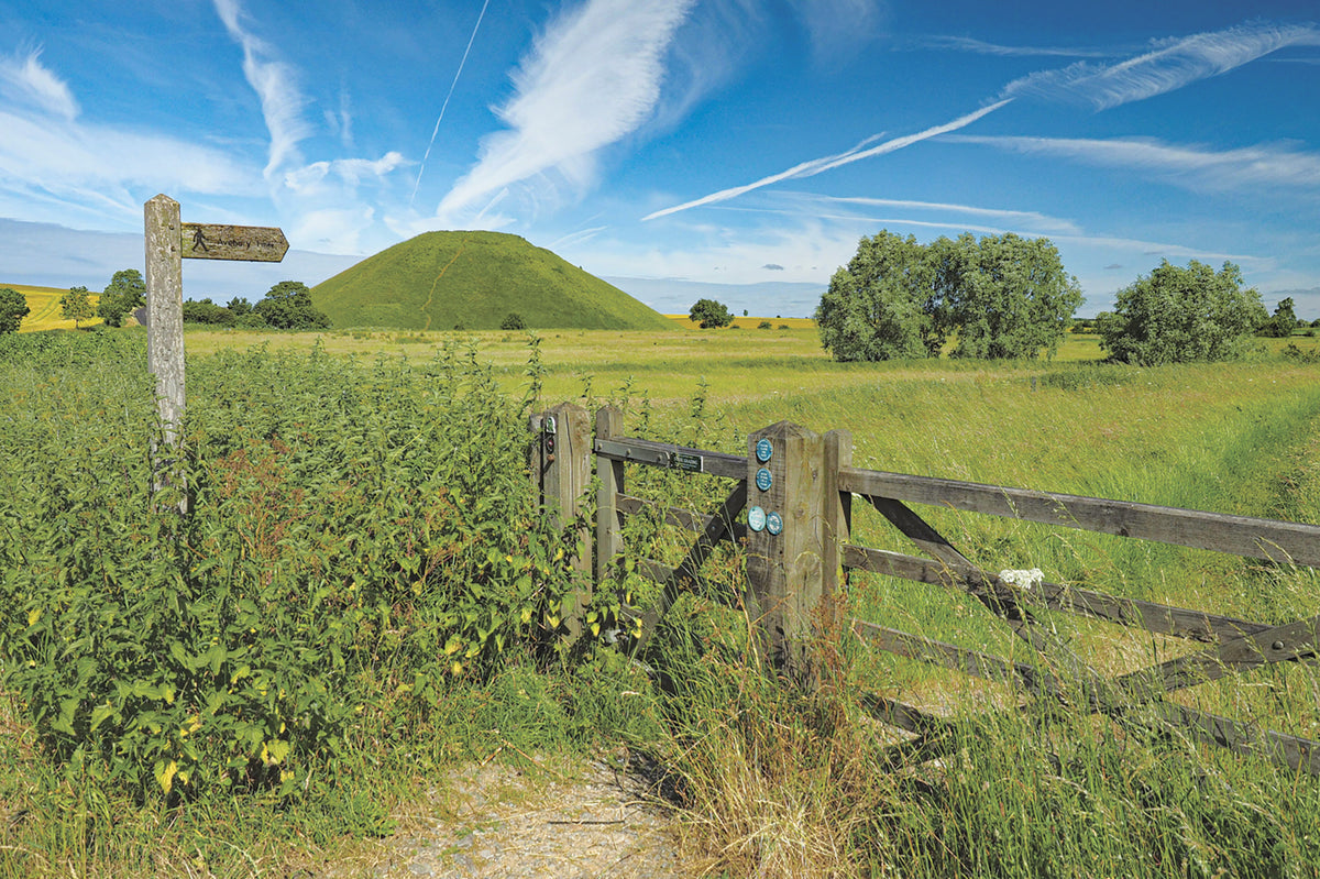 Walking the Sarsen Way - Route Photos - Mysterious Silbury Hill (Avebury loop)