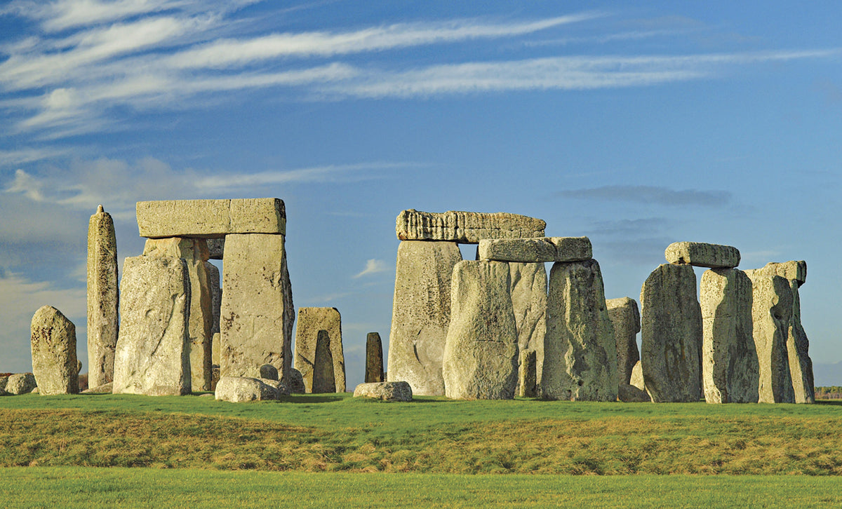 Walking the Sarsen Way - Route Photos - The magical outline of Stonehenge