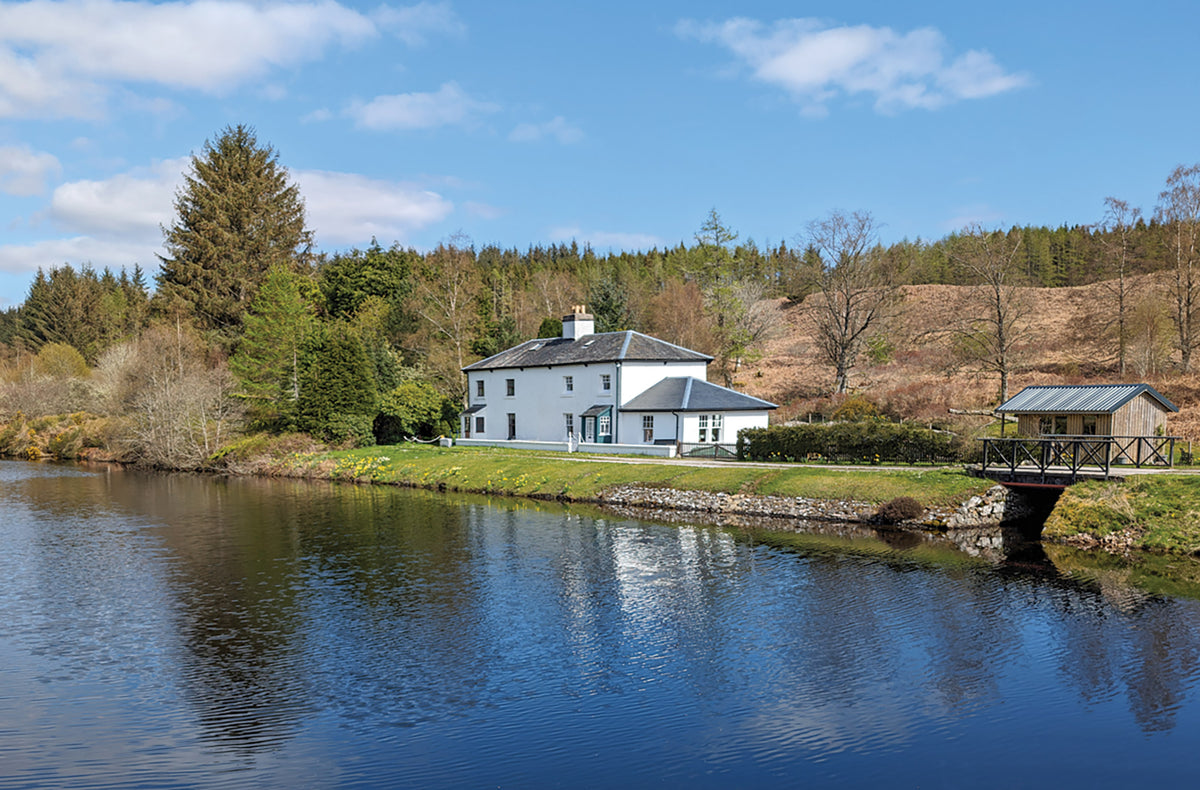Walking the Great Glen Way - Route Photos - Looking across the Caledonian Canal at Cullochy Lock near Aberchalder