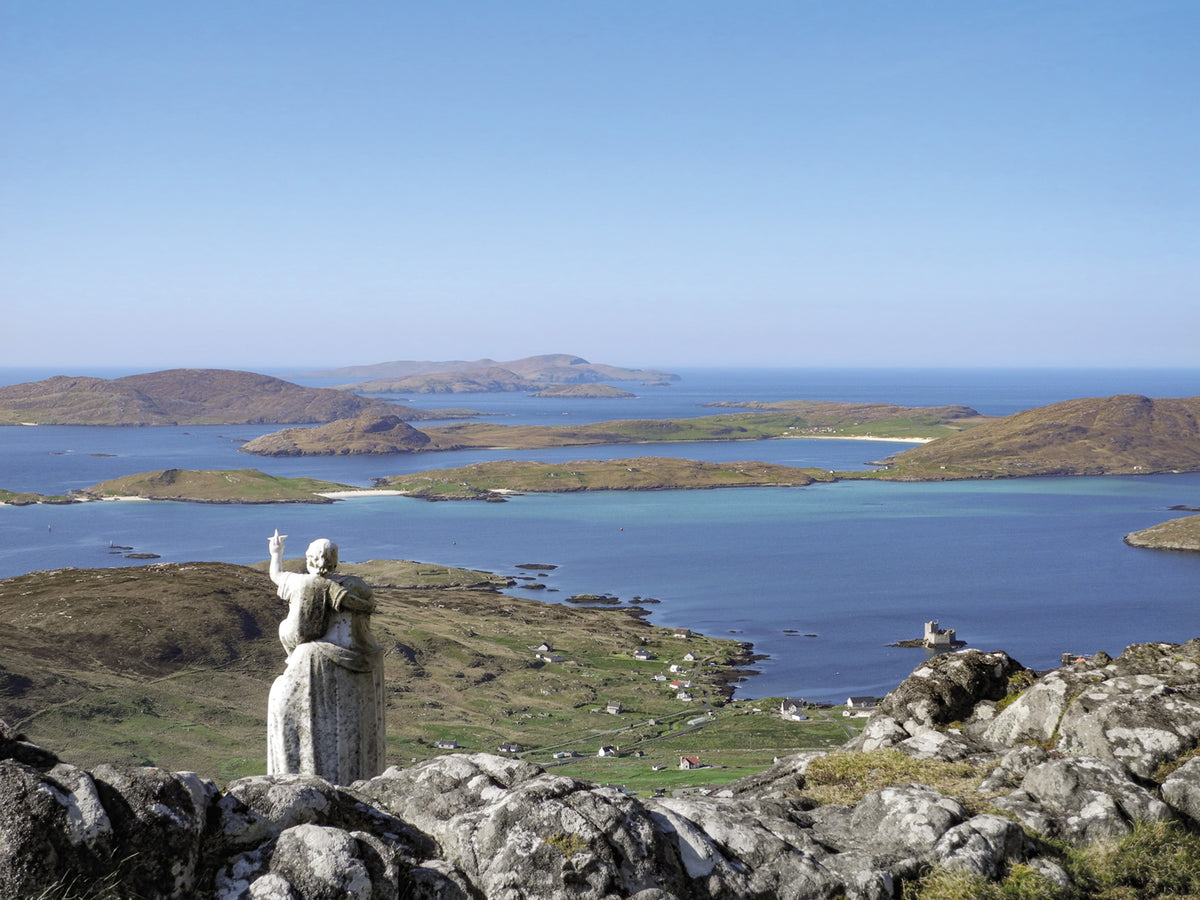 Walking on Uist and Barra - Route Photos - The view south from Sheabhal’s statue