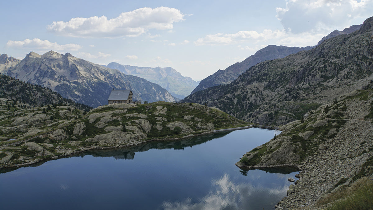 Trekking the GR11 Trail - Route Photos - Refugio Bachimaña at Ibón Baxo de Bachimaña (Stage 14)
