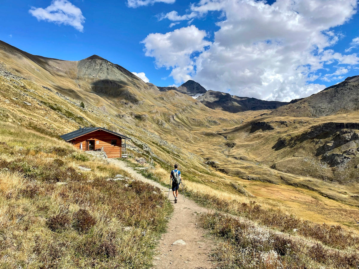 Walking Gran Paradiso National Park - Route Photos - Rifugio Grauson is tucked into the mountainside (photo Wouter Batsleer/Pieter Van den Bulck)