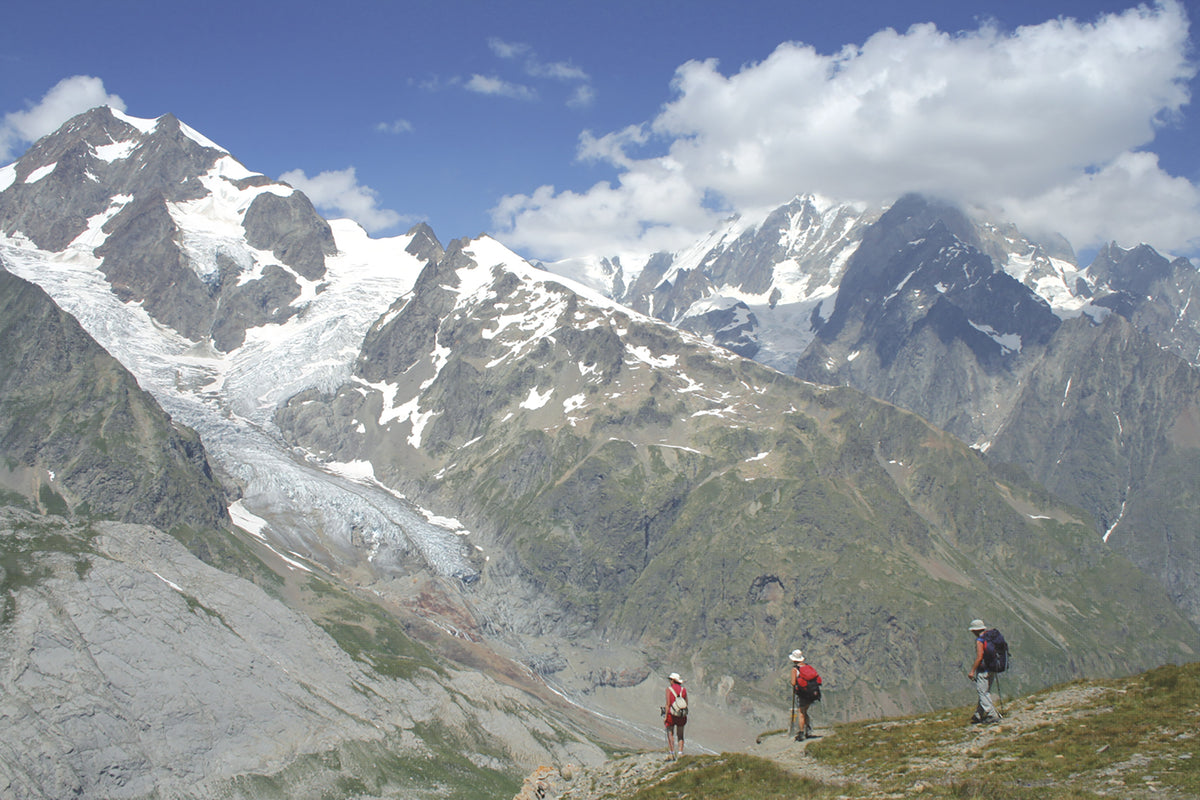 Trekking Gran Paradiso: Alta Via 2 - Route Photos - Breathtaking views from Col des Chavannes (Stage 11)