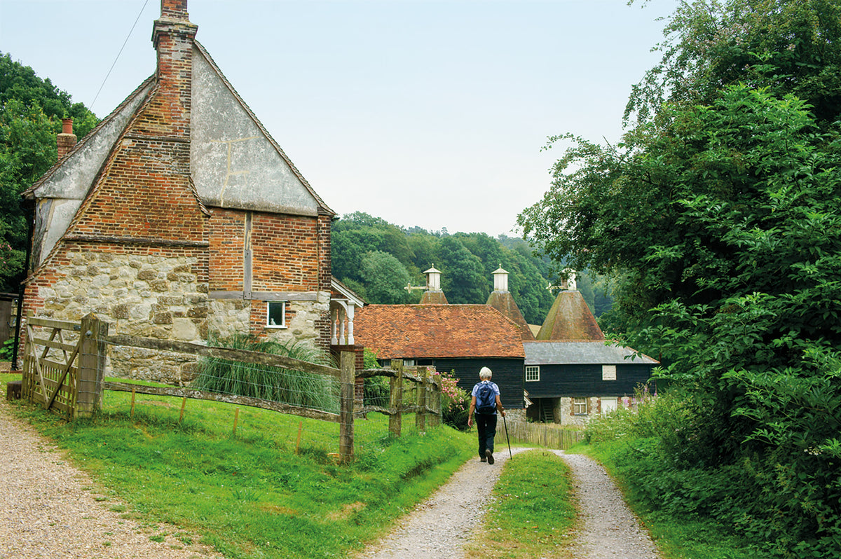 Walking in Kent - Route Photos - Outridge Farm on the edge of Toys Hill woods (Walk 5)
