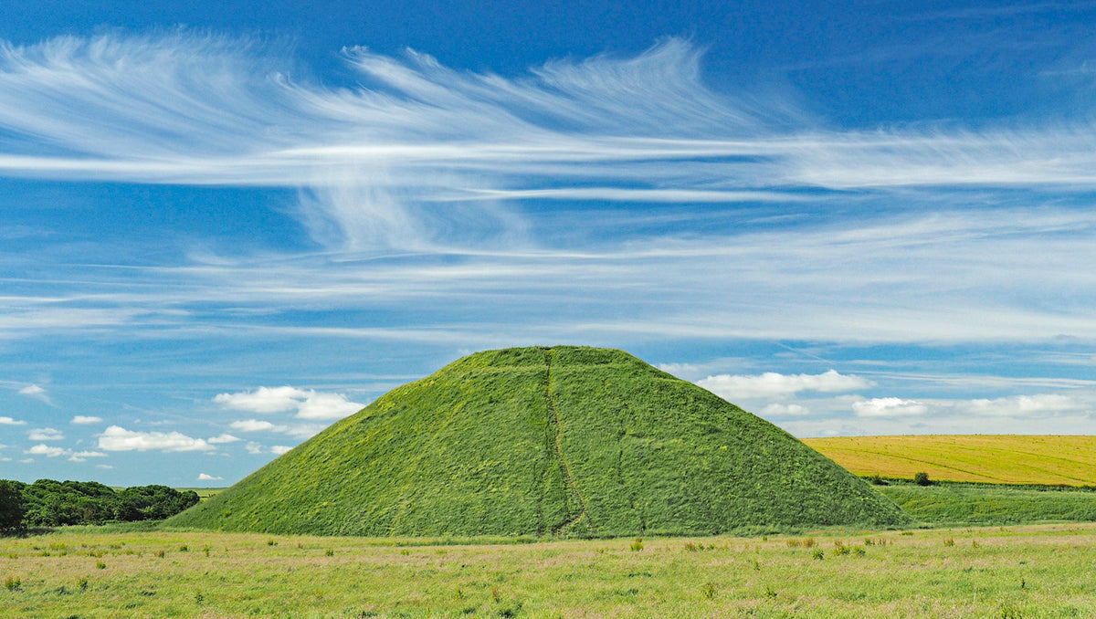 The Ridgeway National Trail - Route Photos - The unique outline of prehistoric Silbury Hill